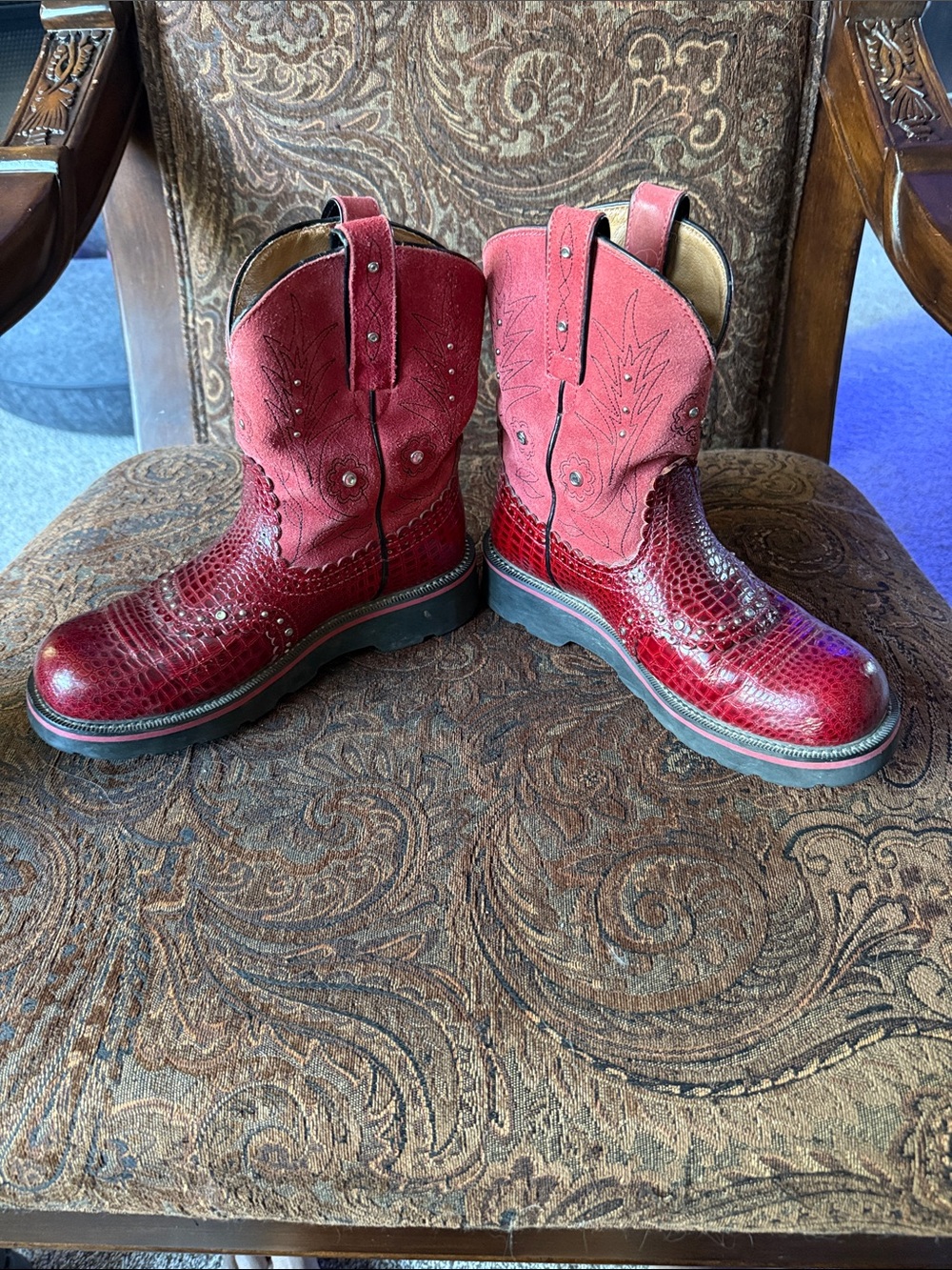 Ariat Fatbaby Red Croc Suede Studded Western Boots Womens 7B 16460 Floral Lug
